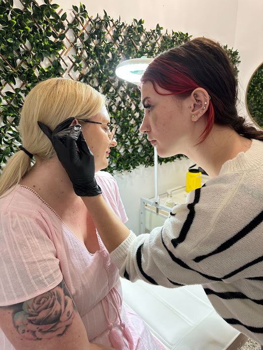Behind the Scenes at Training – What to Expect When You Enrol in a Body Piercing Course