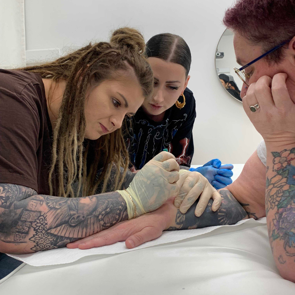 11035NAT Specialist Body Piercing